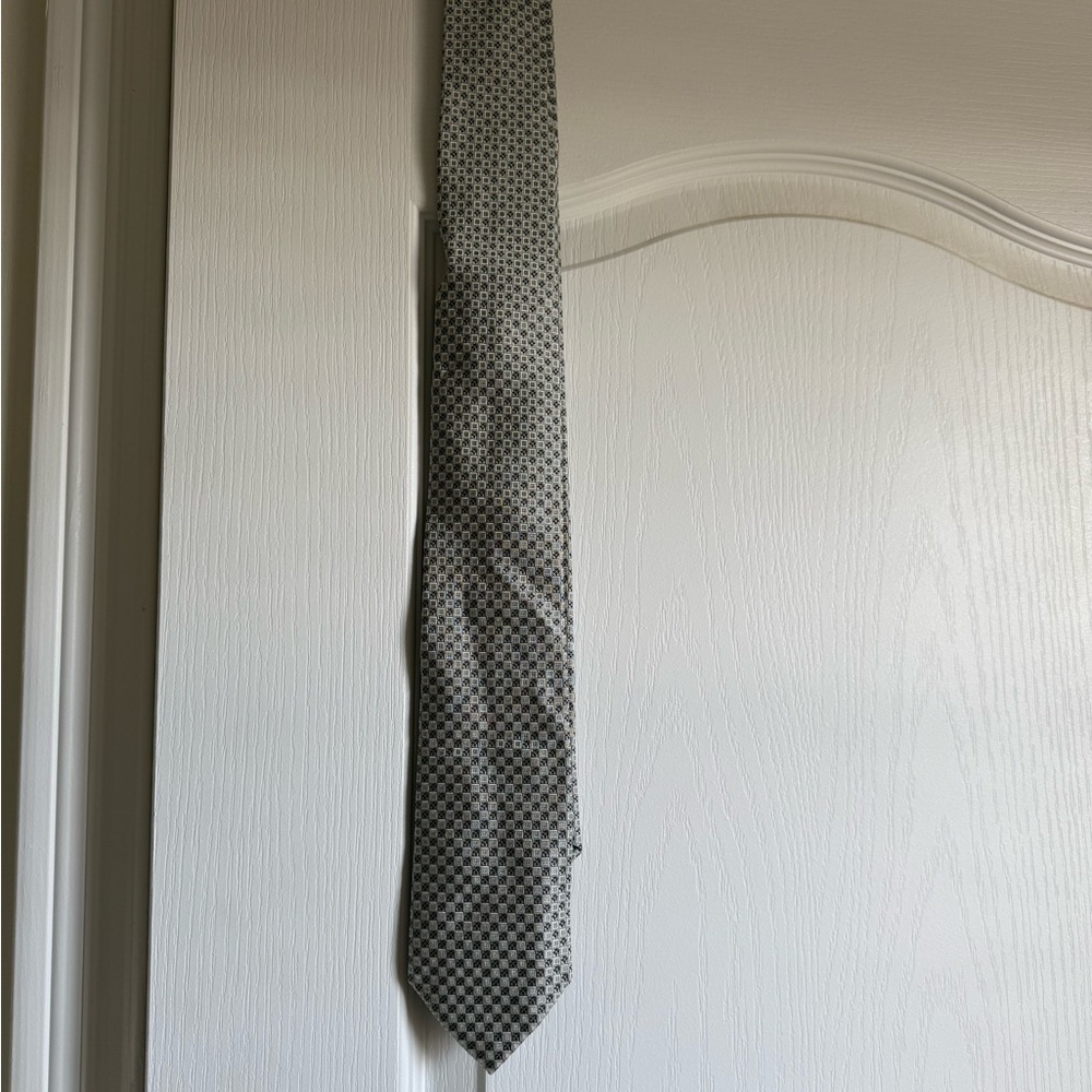 HUGO NEW Men's Black and Gray Checkered Tie